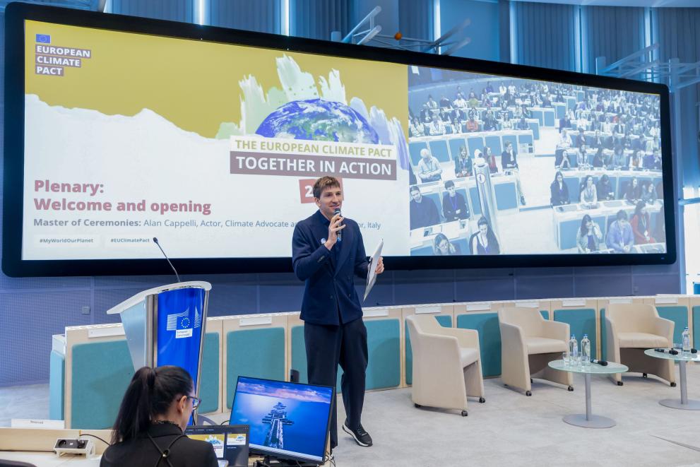 Pact Ambassador and actor Alan Cappelli took on the role of Master of Ceremonies 