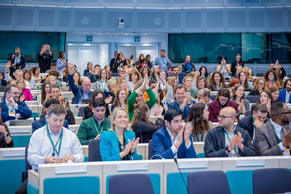 Several hundred community members joined the opening session 