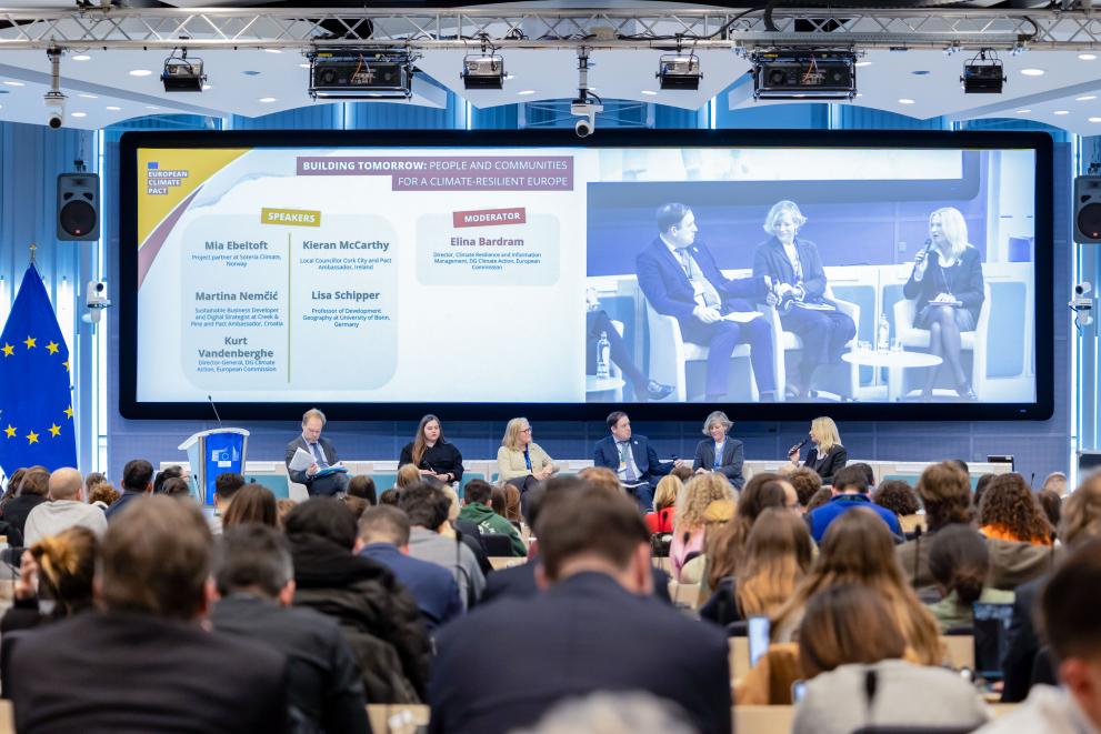 The room was packed full for the plenary sessions 